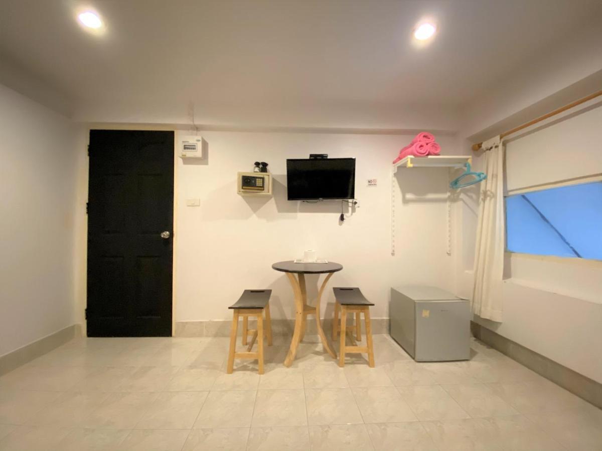 Som Guesthouse Patong Eksteriør billede